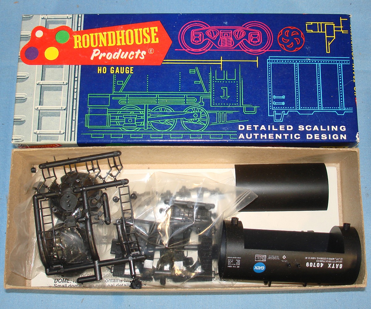Roundhouse Products Model Die Cast Shorty Tank Train Car Kit #3301