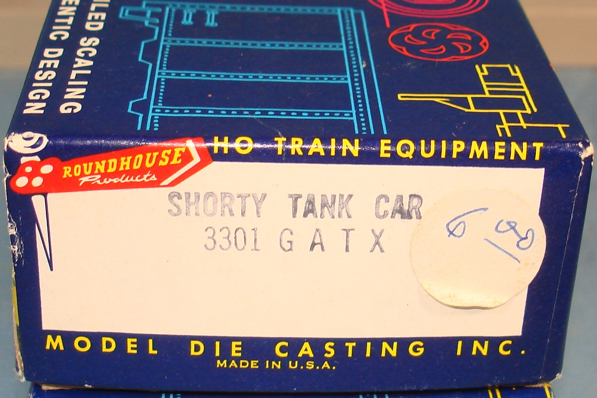 Roundhouse Products Model Die Cast Shorty Tank Train Car Kit #3301 Box