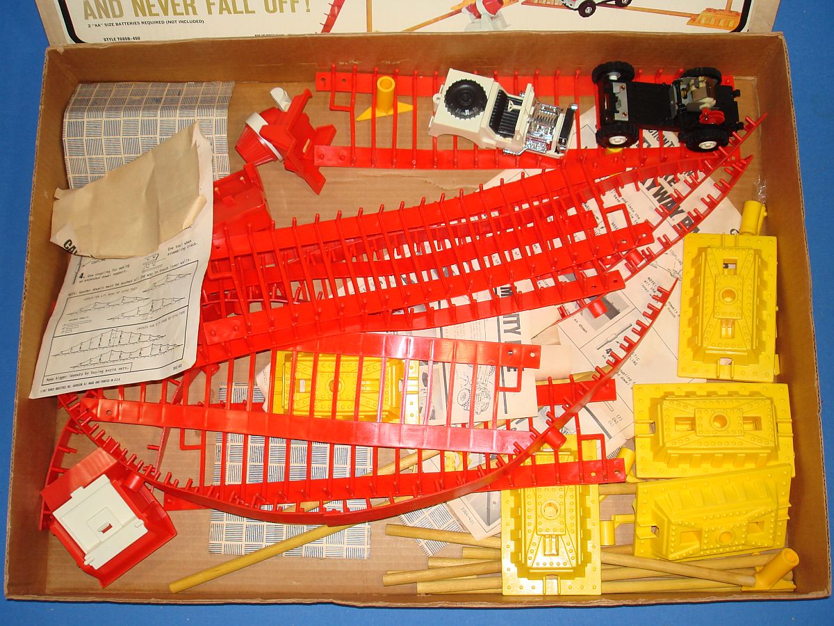 Remco Climb Action Traction Mighty Mike Gift Set Box #7065 Box Contents