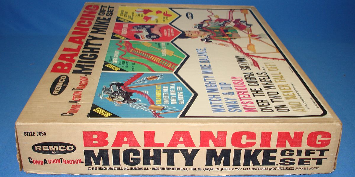 1968 Remco Mighty Mike #7065 Gift Set Box End Panel