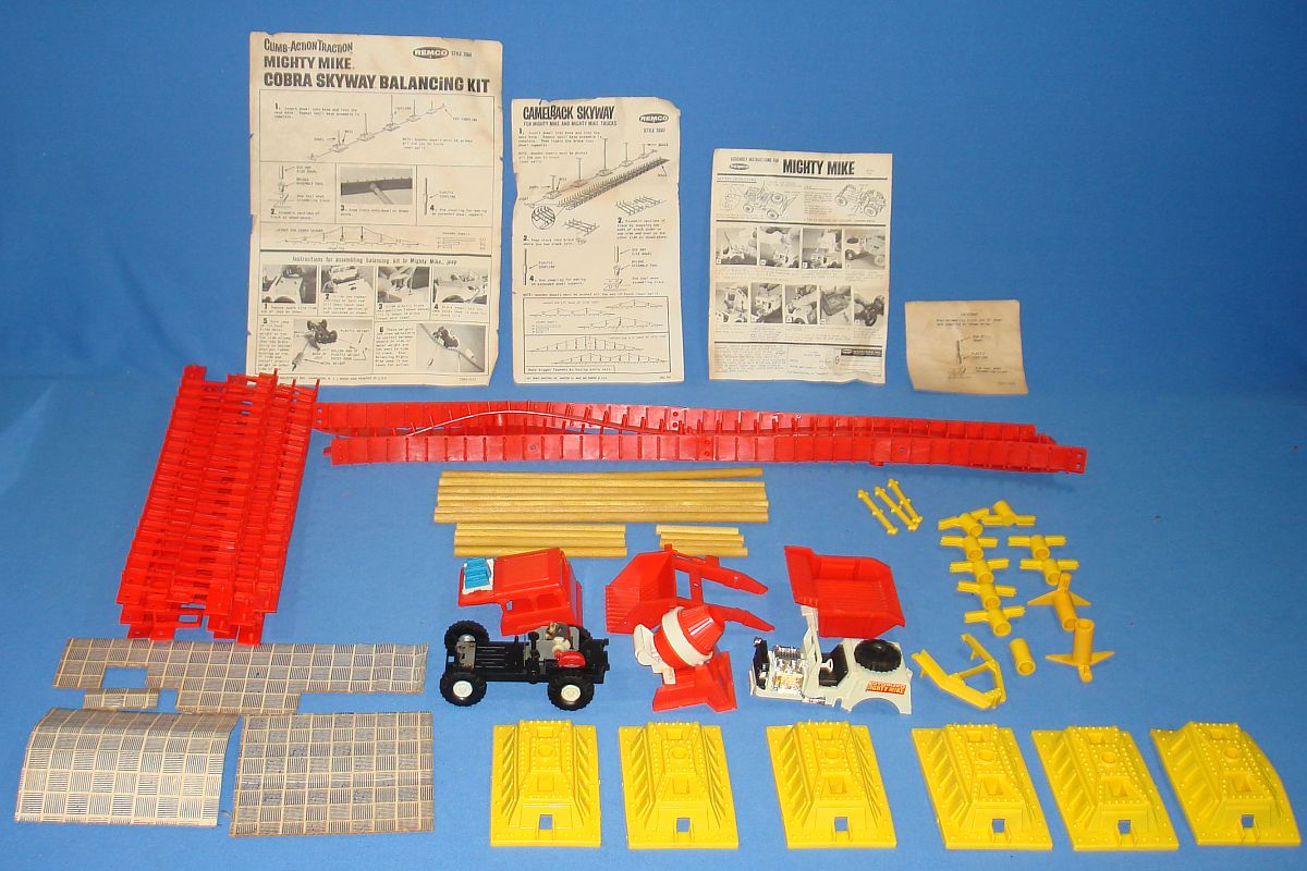 1968 Remco Mighty Mike #7065 Instructions Treads Supports