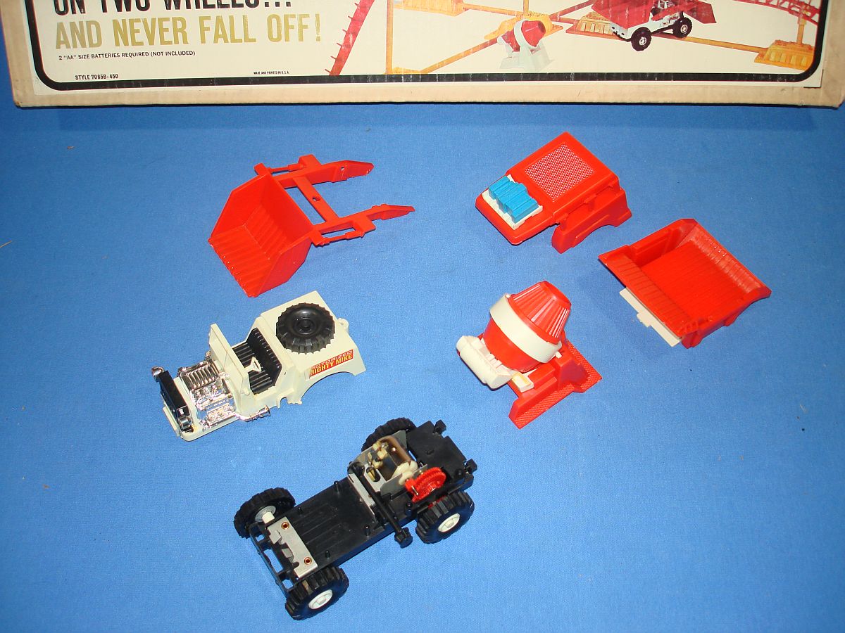 1968 Remco Mighty Mike #7065 Jeep Chassis