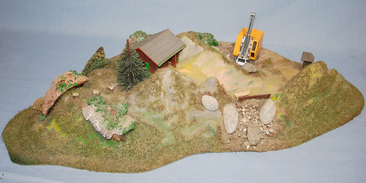 Vintage HO Gauge Mountain Kit Wiking Steam Shovel Quarry Site Building Trees Rocks