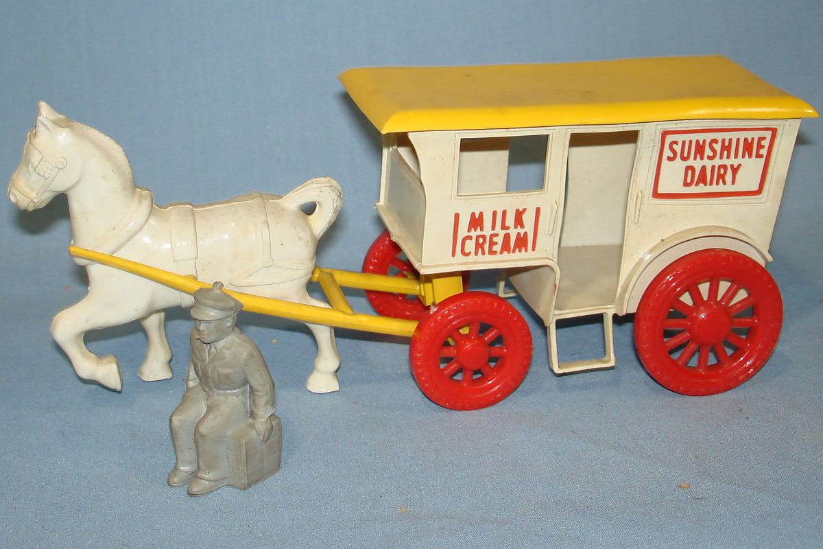 Vintage Wyandotte Milk Wagon & Horse Plastic Toy #4002 Sunshine Dairy Milk Cream Vintage Wyandotte Milk Wagon & Horse Plastic Toy #4002 Sunshine Dairy Milk Cream