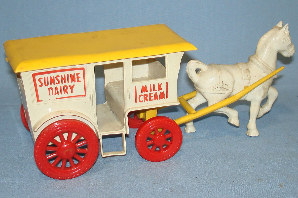Vintage Wyandotte Milk Wagon & Horse Plastic Toy #4002 White aWagon Yellow Roof Vintage Wyandotte Milk Wagon & Horse Plastic Toy #4002 White aWagon Yellow Roof
