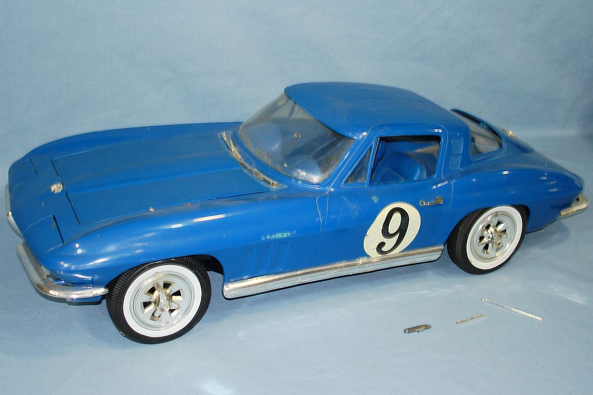 Chevrolet Corvette Stingray Grand Touring Sport Coupe Model Kit Hood