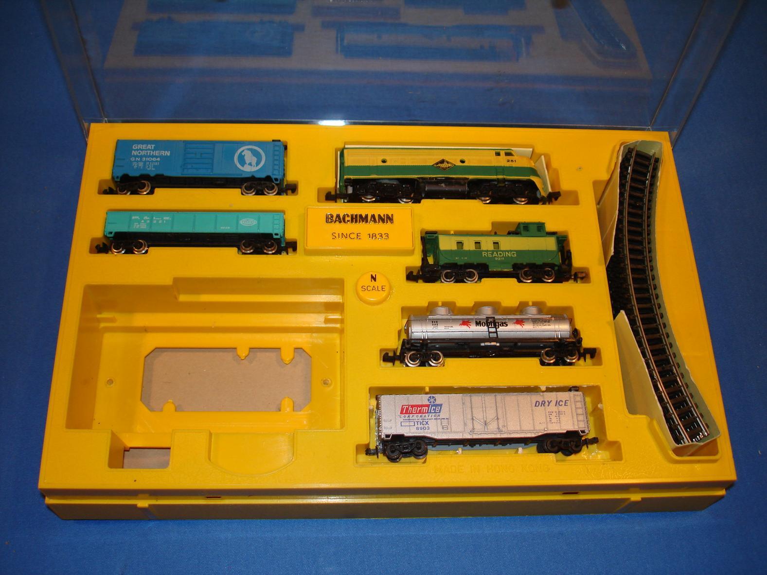 BACHMANN N GAUGE F9 DIESEL READING TRAIN SET 4311:2000