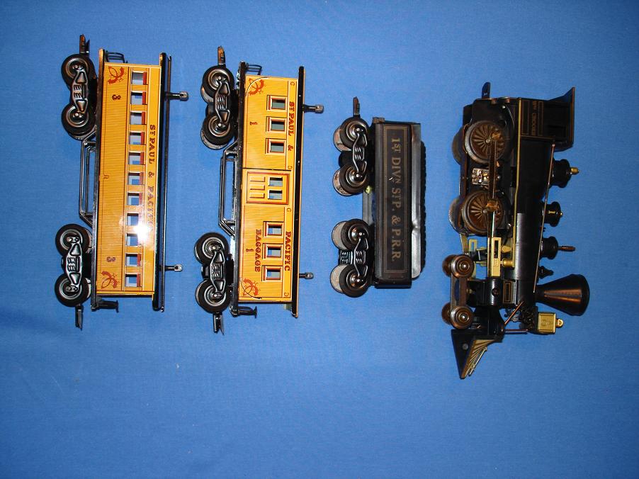 Louis Marx Electric Train Set 54745 Locomotive Coal Tender Passenger Cars