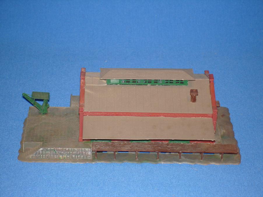 Pola N Gauge Train Freight Station