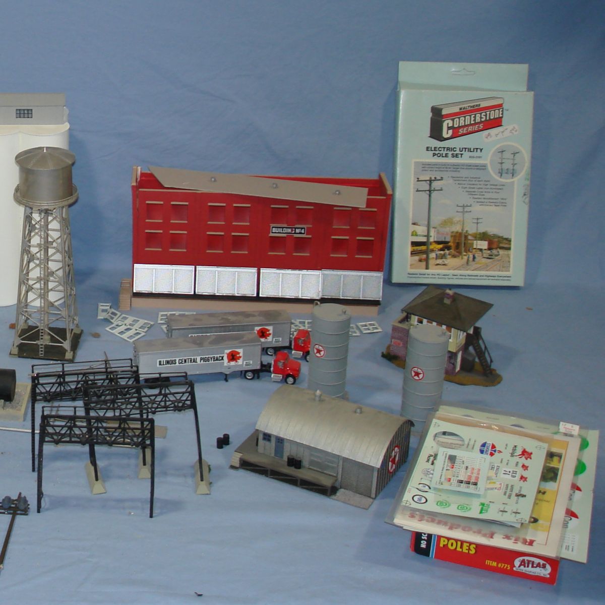 WALTHERS ATLAS KORBER HO MODEL RAILROAD TRAIN LAYOUT BUILDINGS LOT 