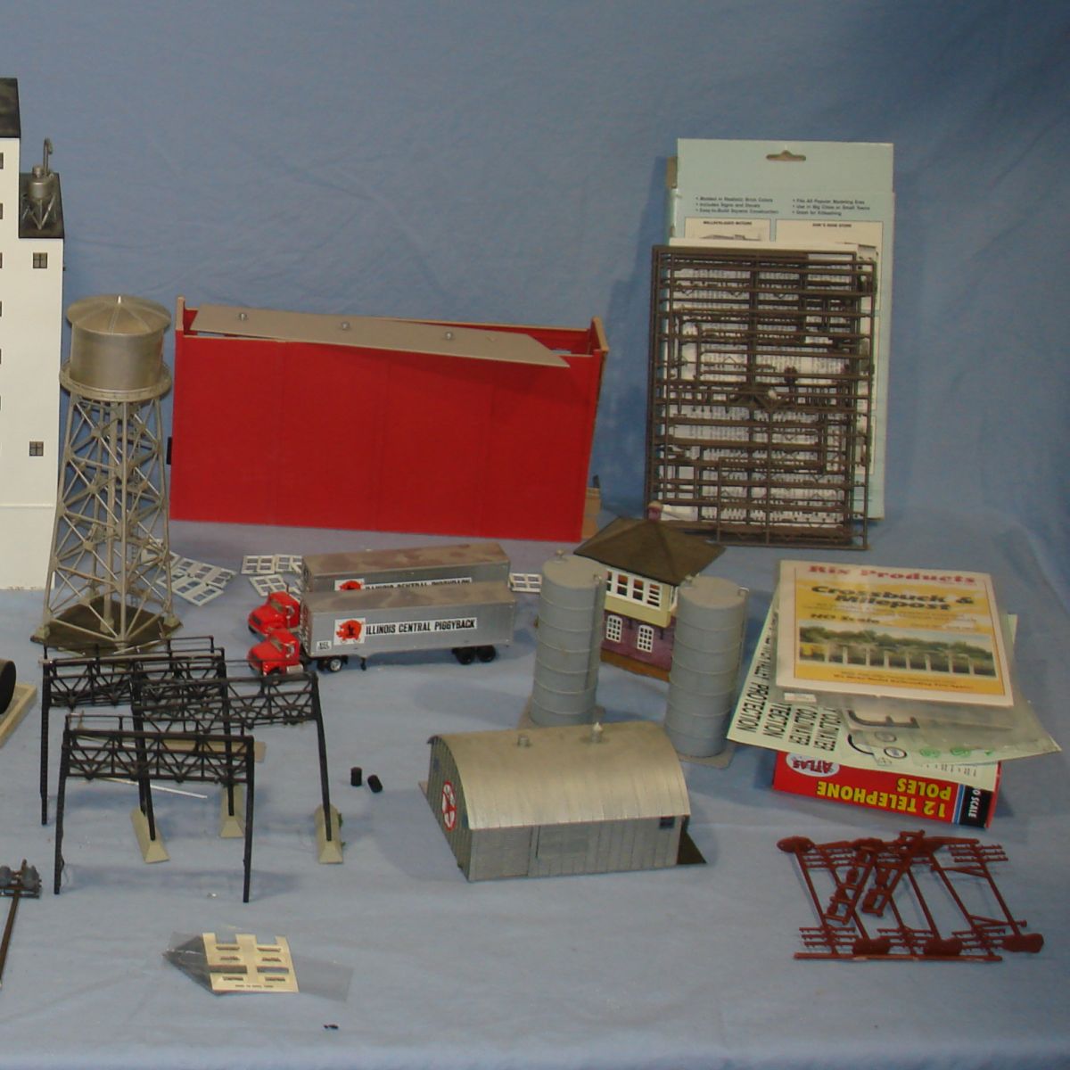 Walthers Atlas Korber HO Model Railroad Train Layout Building Lot Rear 