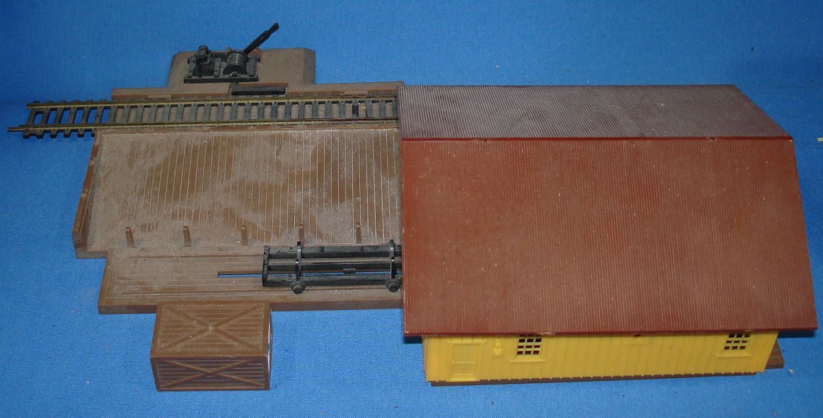 AHM HO Model Railroading Train Track Building