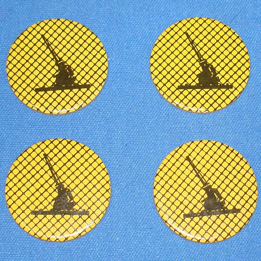 Milton Bradley MB #4032 American Heritage Dogfight Yellow Anti Aircraft Gun HIT MISS Discs Milton Bradley MB #4032 American Heritage Dogfight Yellow Anti Aircraft Gun HIT MISS Discs