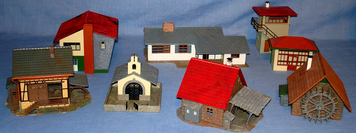  about FALLER HO 1:87 SCALE MODEL RAILROAD LAYOUT TRAIN BUILDINGS LOT