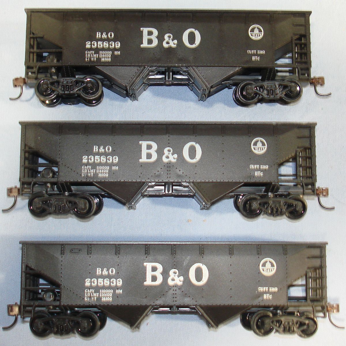 Unknown HO Train 2 Bay Hopper