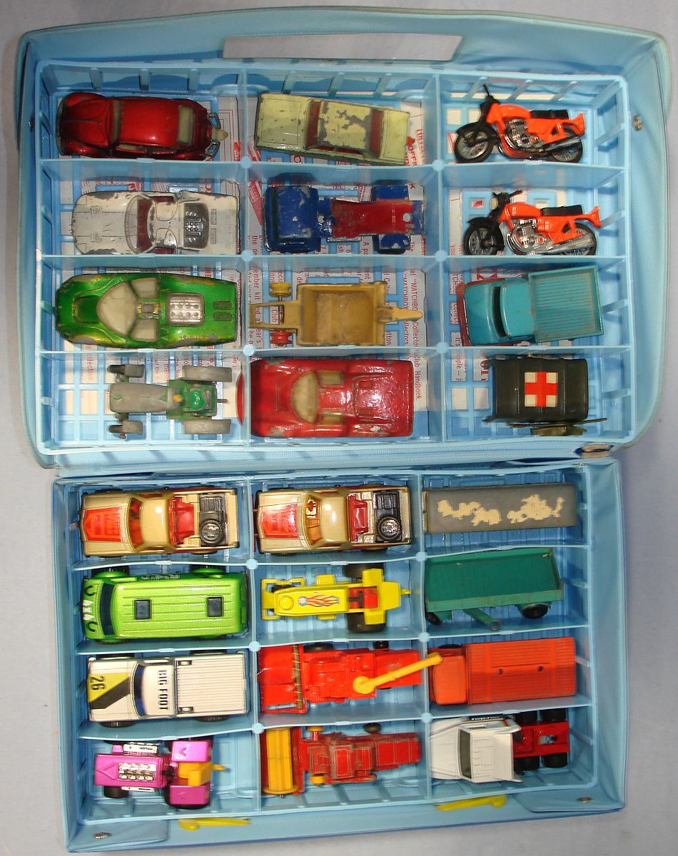Vintage Lesney Matchbox Cars Trucks Busses Lot 24 Vehicles Left