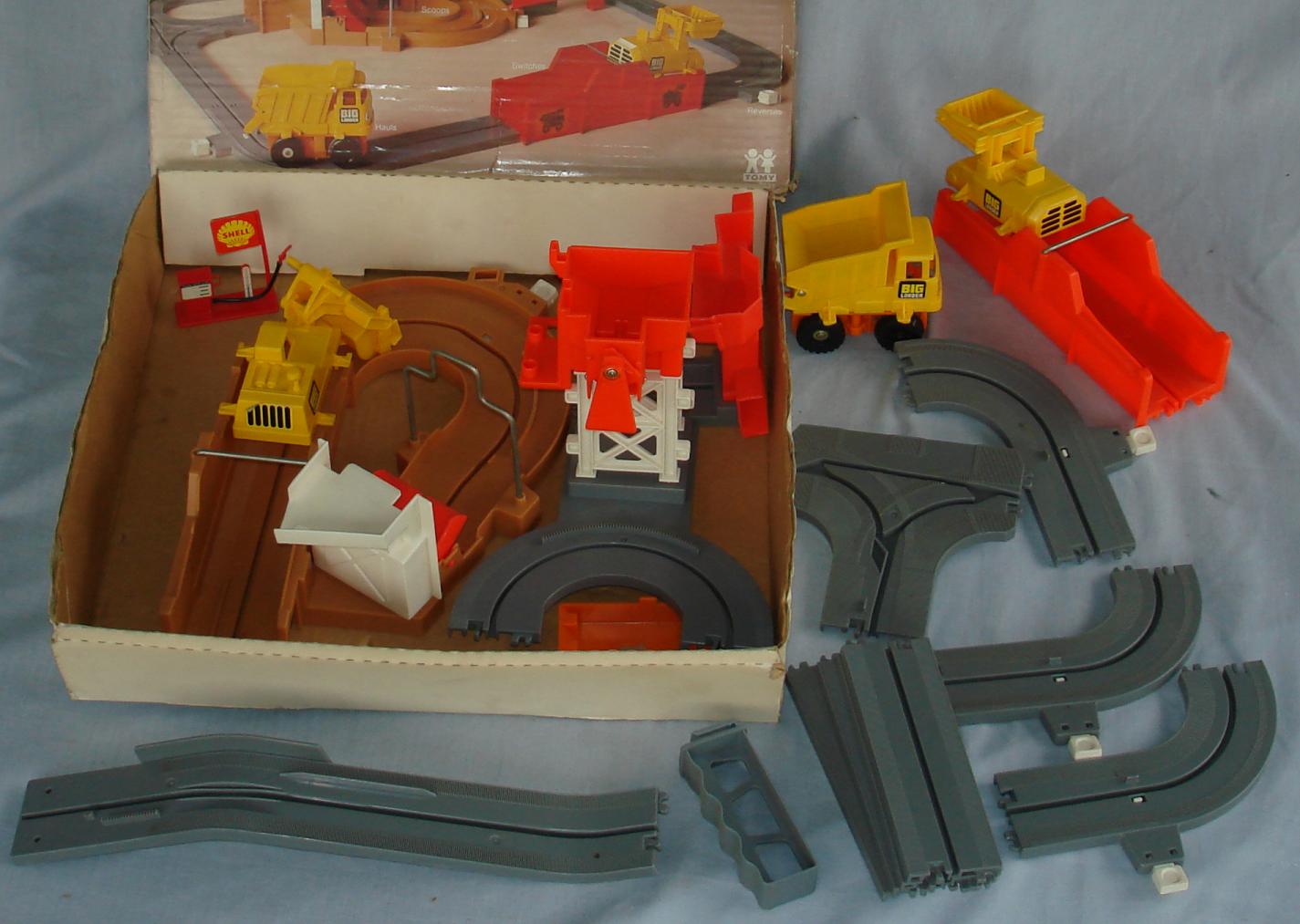 tomy construction toys