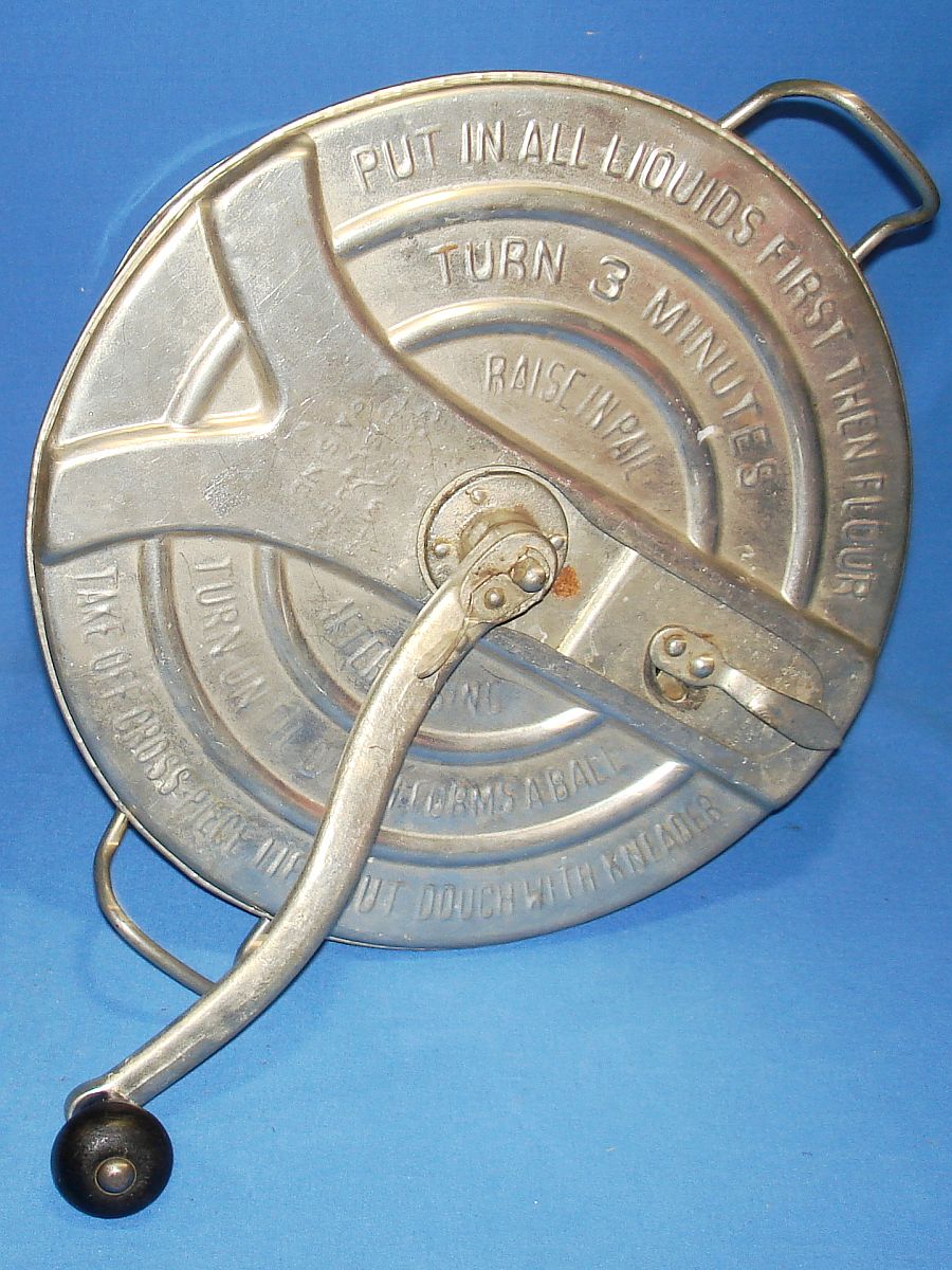 VINTAGE LANDERS FRARY CLARK No. 4 TIN PLATED STAINLESS STEEL BREAD