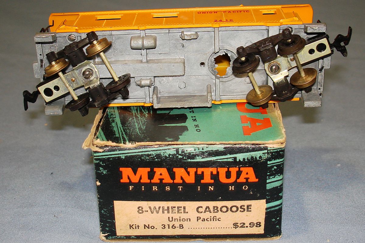 MANTUA MODEL RAILROAD TRAIN KIT 316B 8 WHEEL CABOOSE UNION PACIFIC