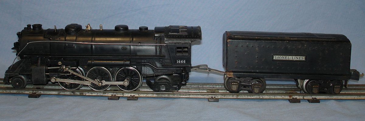 Vintage Lionel O Gauge Train Steam Locomotive Engine 2-4-2 Lionel 