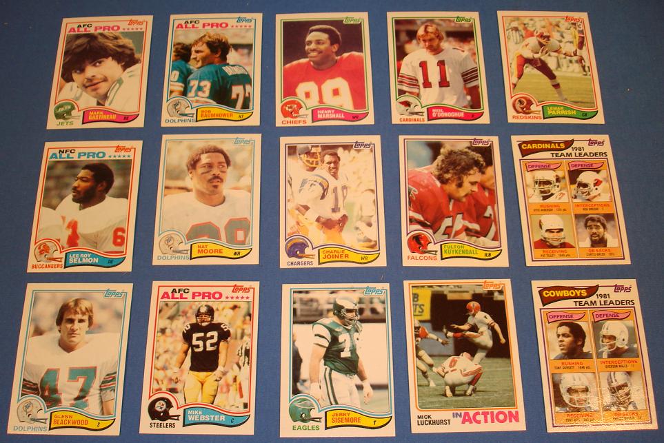 Topps 1982 Football Cards