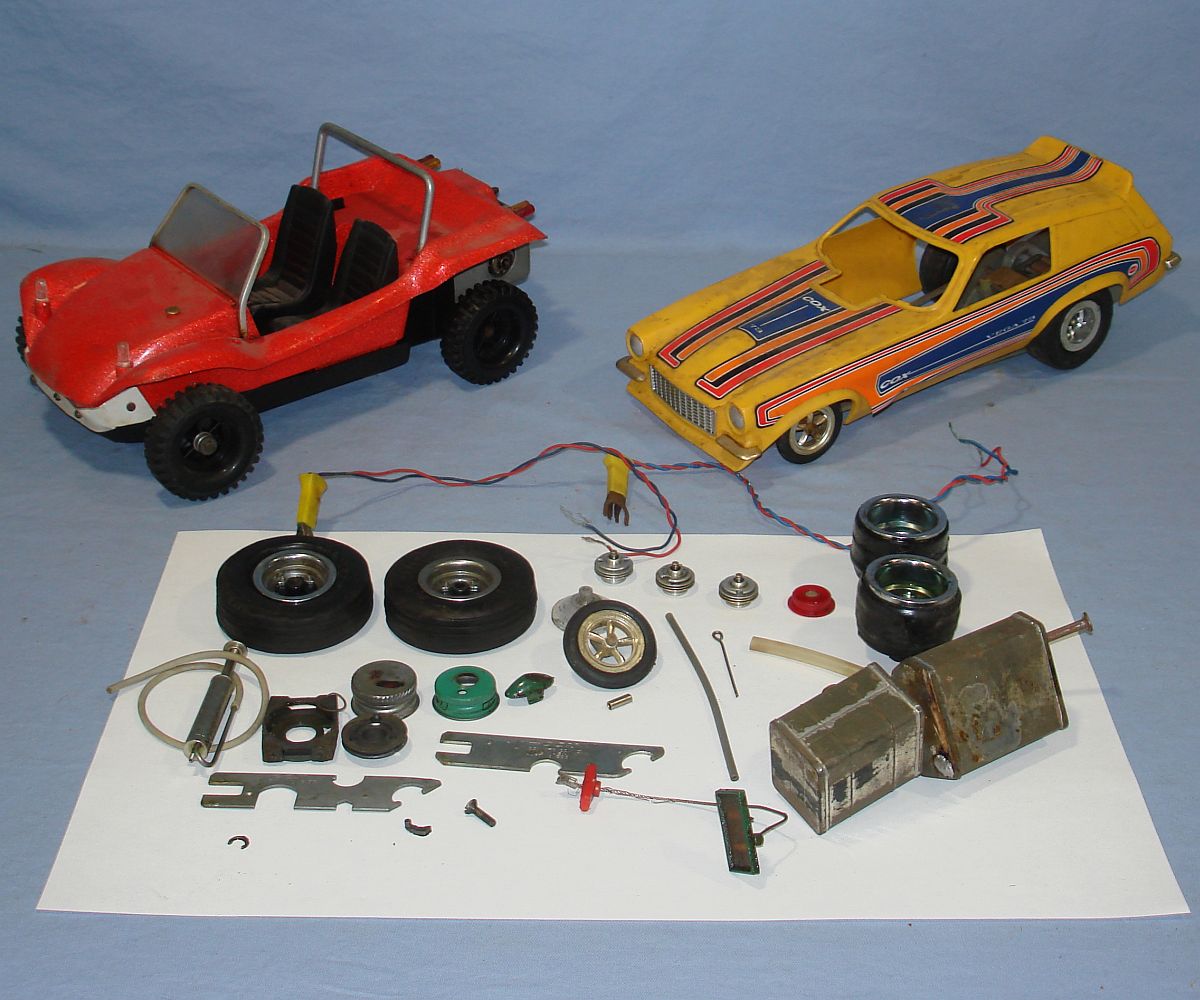 VINTAGE COX GAS POWERED ENGINE FORD PINTO MODEL CAR TOY