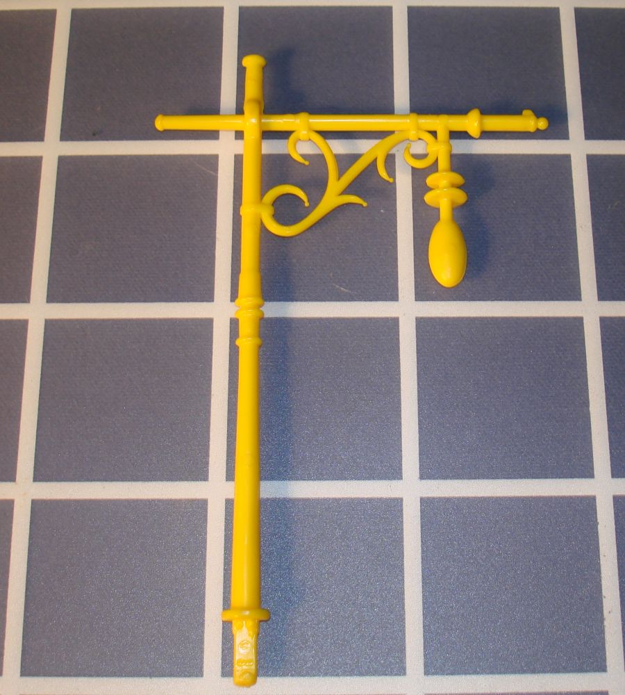 Ideal Mouse Trap Game Piece Yellow Lamp Post