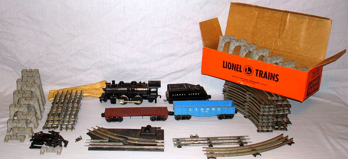 LIONEL 027 POSTWAR TRAIN COLLECTION ENGINE TRACK TRESTLES CARS 