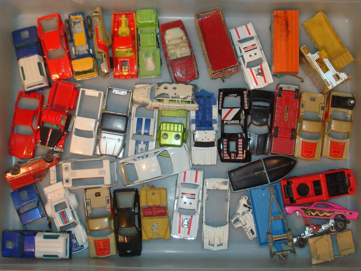 MISCELLANEOUS ANTIQUE COLLECTIBLE DIECAST CARS  TRUCKS FOR SALE