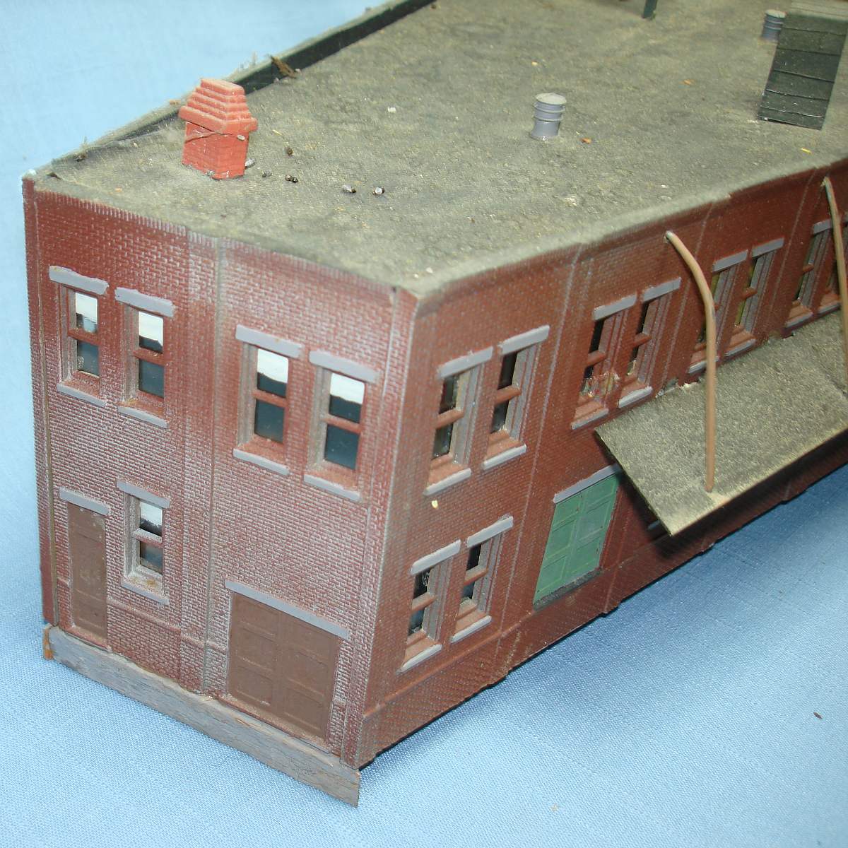 CUSTOM HO SCALE TRAIN LAYOUT BUILDING SIX SIDED TWO STORY WAREHOUSE