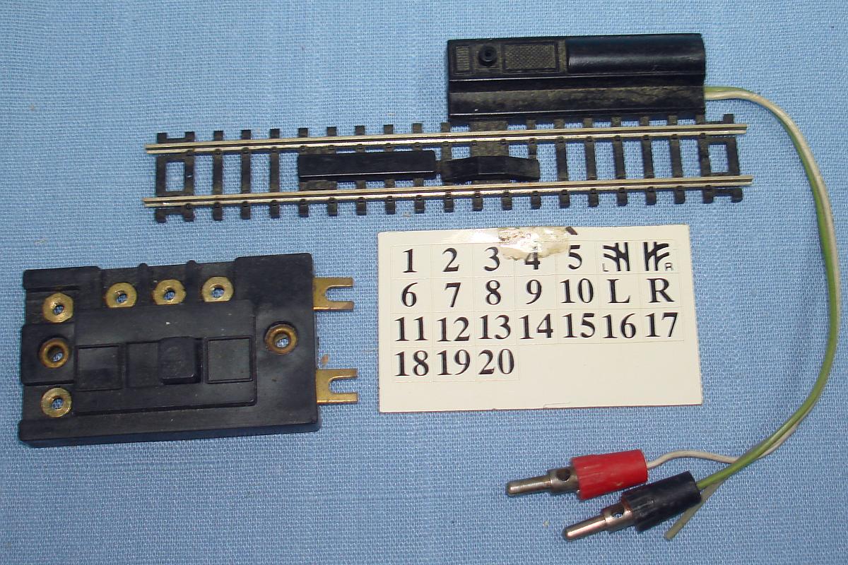 ROCO N GAUGE TRAIN WIRED REMOTE TRACK UNCOUPLER 2412 