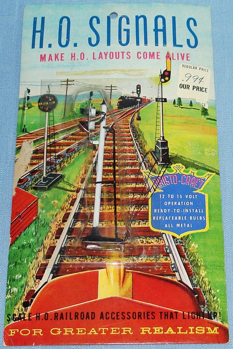 Aristo-Craft SG-8 2 Lite Signal HO Scale Model Railroad Layout Accessories Thay Light Up Aristo-Craft SG-8 2 Lite Signal HO Scale Model Railroad Layout Accessories Thay Light Up