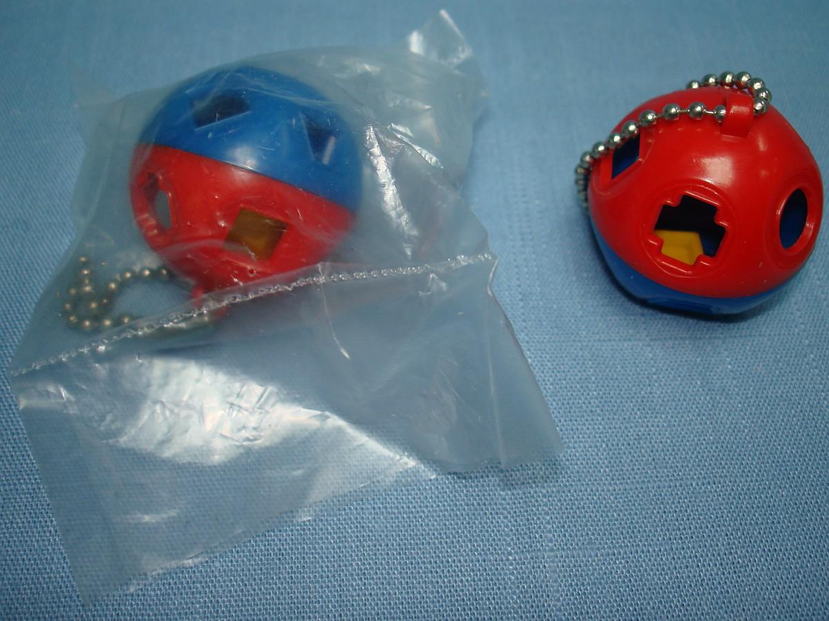 Tupperware Keychain Miniature Shape O Ball Toy Red Blue Yellow Made In Hong Kong Tupperware Keychain Miniature Shape O Ball Toy Red Blue Yellow Made In Hong Kong