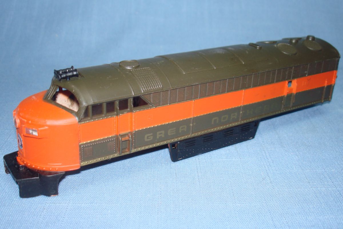AHM Associated Hobby Manufacturers HO Scale Great Northern FM C-Liner Electric Diesel Locomotive Engine Horns AHM Associated Hobby Manufacturers HO Scale Great Northern FM C-Liner Electric Diesel Locomotive Engine Horns