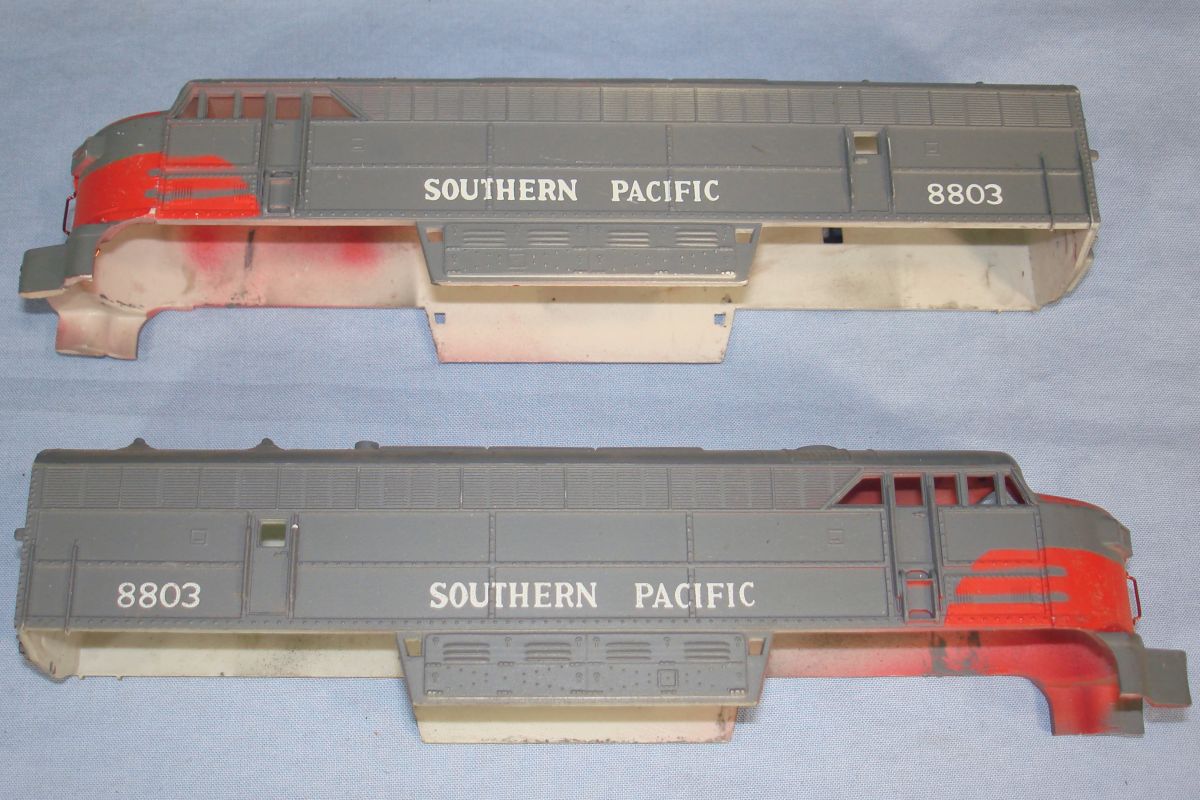 AHM Associated Hobby Manufacturers HO Scale Southern Pacific FM C-Liner Electric Diesel Locomotive Engine No Horns AHM Associated Hobby Manufacturers HO Scale Southern Pacific FM C-Liner Electric Diesel Locomotive Engine No Horns