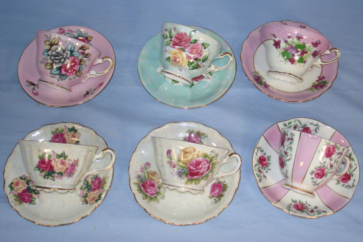 Vintage Unmarked Lot Rose Pattern Bone China Ceramic Porcelain Cups Saucers Vintage Unmarked Lot Rose Pattern Bone China Ceramic Porcelain Cups Saucers