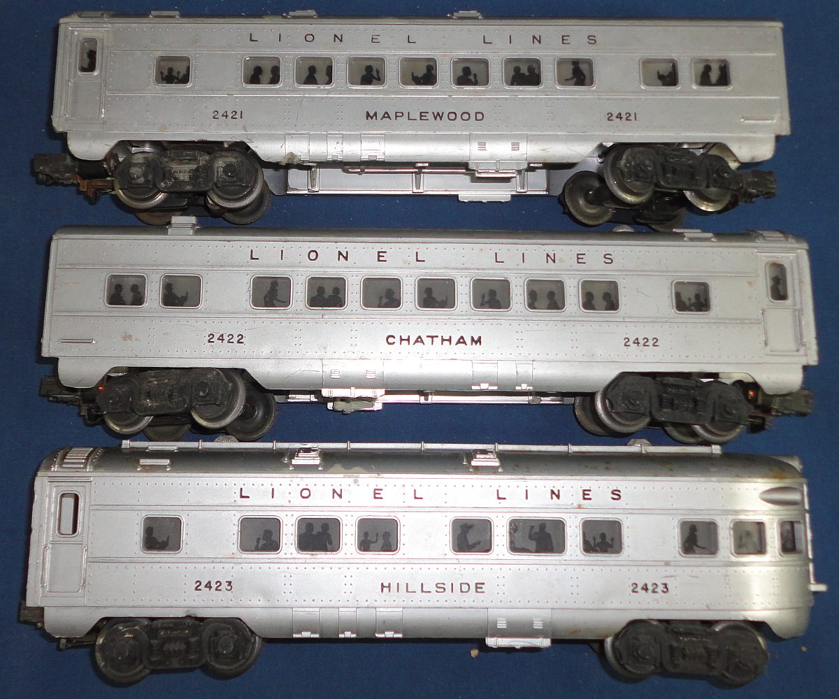 LIONEL ELECTRIC TRAINS 2423 HILLSIDE 2422 CHATHAM PULLMAN 2421