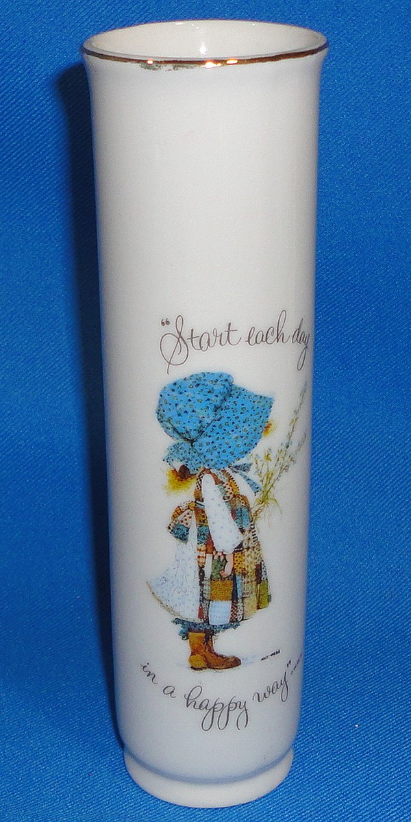 Vintage 1973 WWA World Wide Arts Holly Hobbie Start Each Day In A Happy Way Bud Vase Vintage 1973 WWA World Wide Arts Holly Hobbie Start Each Day In A Happy Way Bud Vase