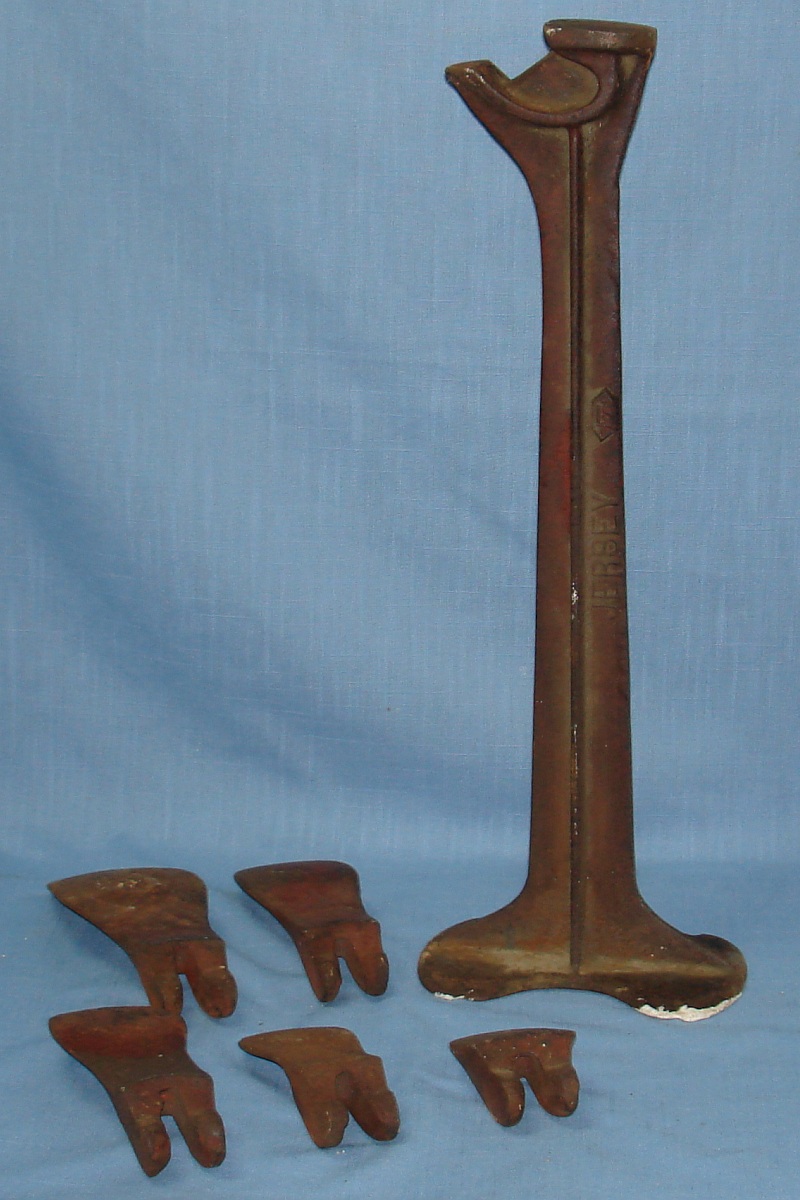 Vintage Cast Iron Cobbler Shoe Repair Stand Mount 5 Size Forms Molds JERSEY SL Vintage Cast Iron Cobbler Shoe Repair Stand Mount 5 Size Forms Molds JERSEY SL