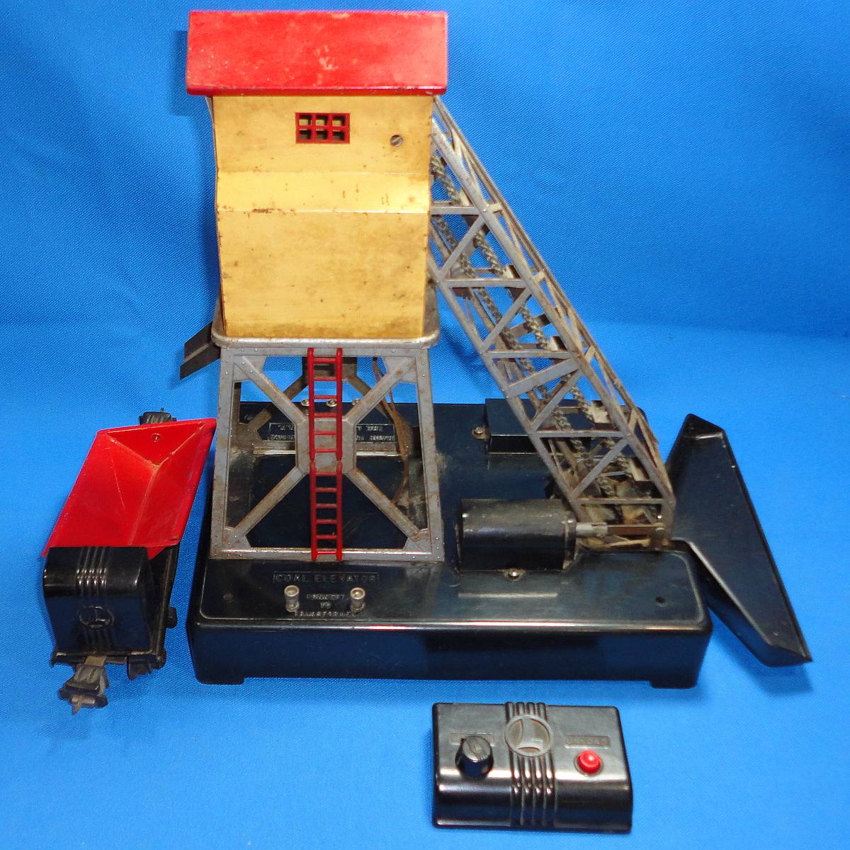 LIONEL ELECTRIC TRAINS 188 REMOTE CONTROL COAL ELEVATOR 97 DUMP CAR 