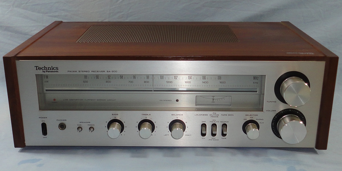 PANASONIC TECHNICS AM FM STEREO RECEIVER TAPE MODEL SA-200 MADE IN