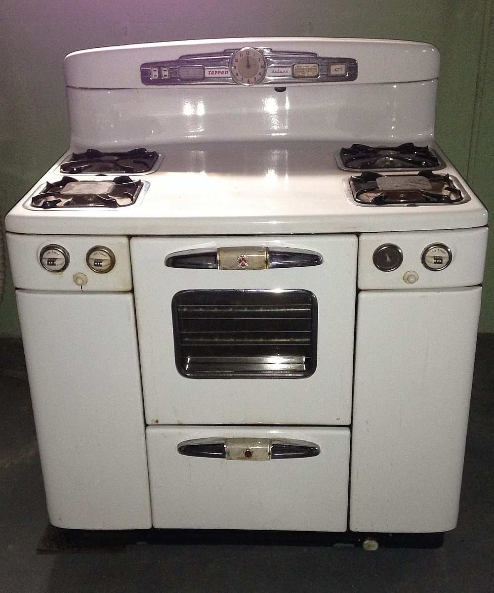 Vintage Tappan Deluxe Gas Stove White Porcelain Control Top Clock Visiguide On Off Switch Chrome Doors