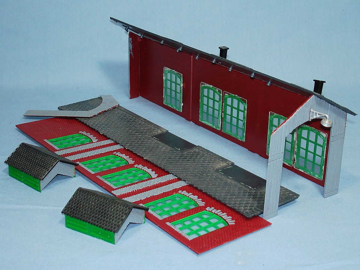 Vintage AHM HO Model Railroad Train Layout Engine House #5804
