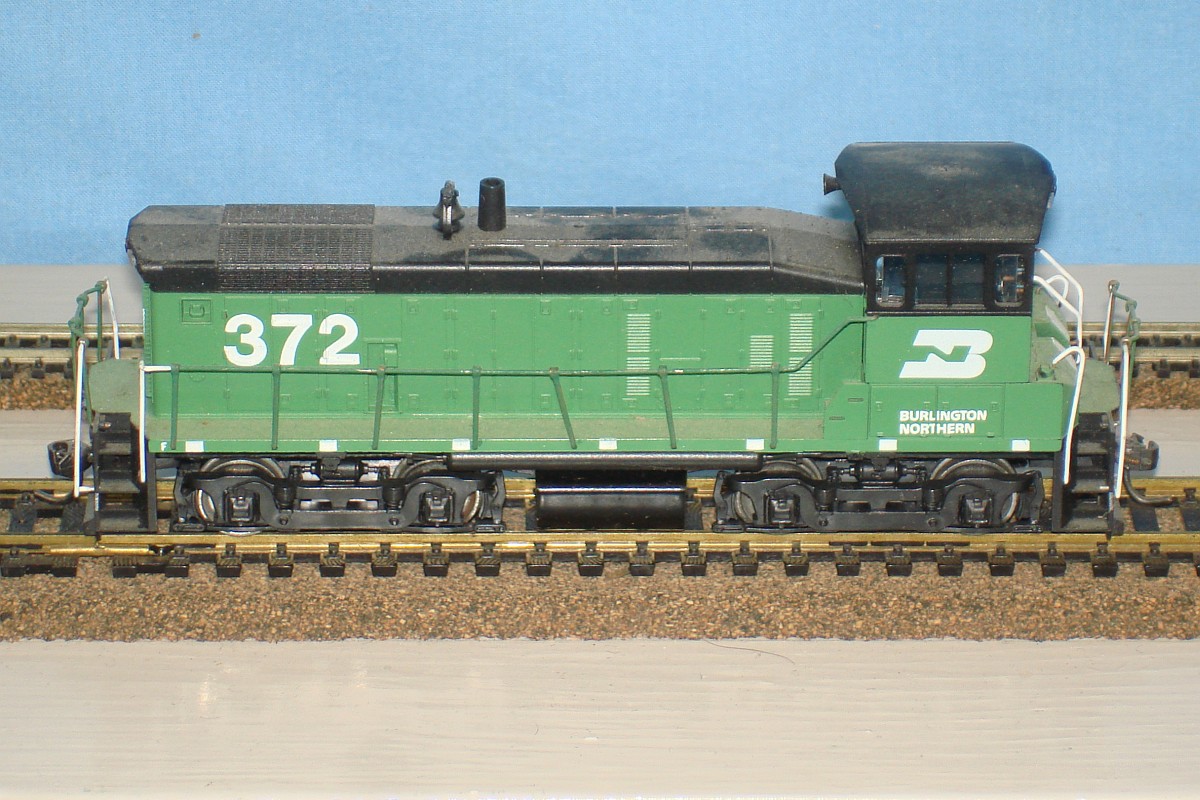 Athearn Miniature HO Scale Trains Burlington Northern SW-1000 Diesel 