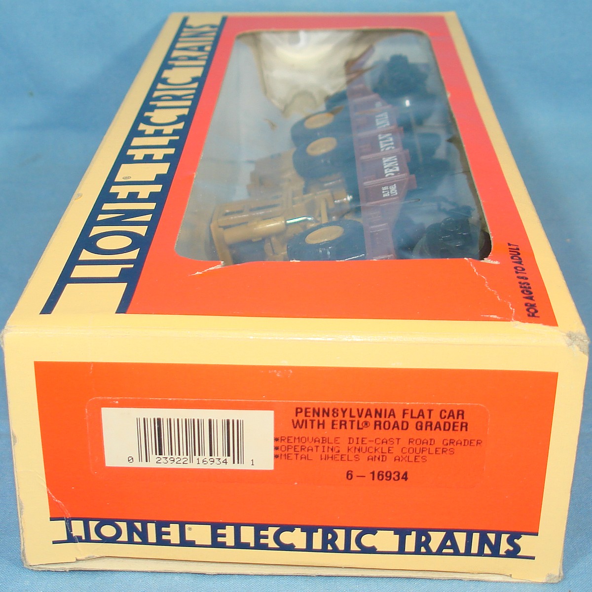 Lionel O27 Electric Trains Rolling Stock #16934 Union Pacific Flatcar Ertl Cat Road Grader Box Lionel O27 Electric Trains Rolling Stock #16934 Union Pacific Flatcar Ertl Cat Road Grader Box