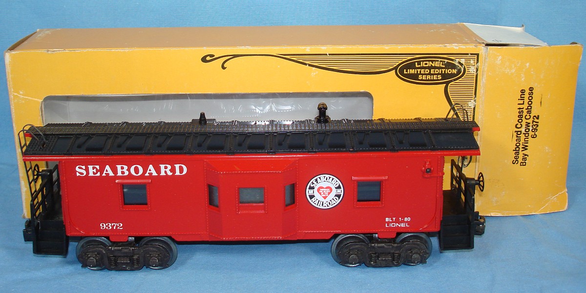 Lionel O27 Electric Trains Rolling Stock #9372 Seaboard Coast Line Bay Window Caboose Box Lionel O27 Electric Trains Rolling Stock #9372 Seaboard Coast Line Bay Window Caboose Box