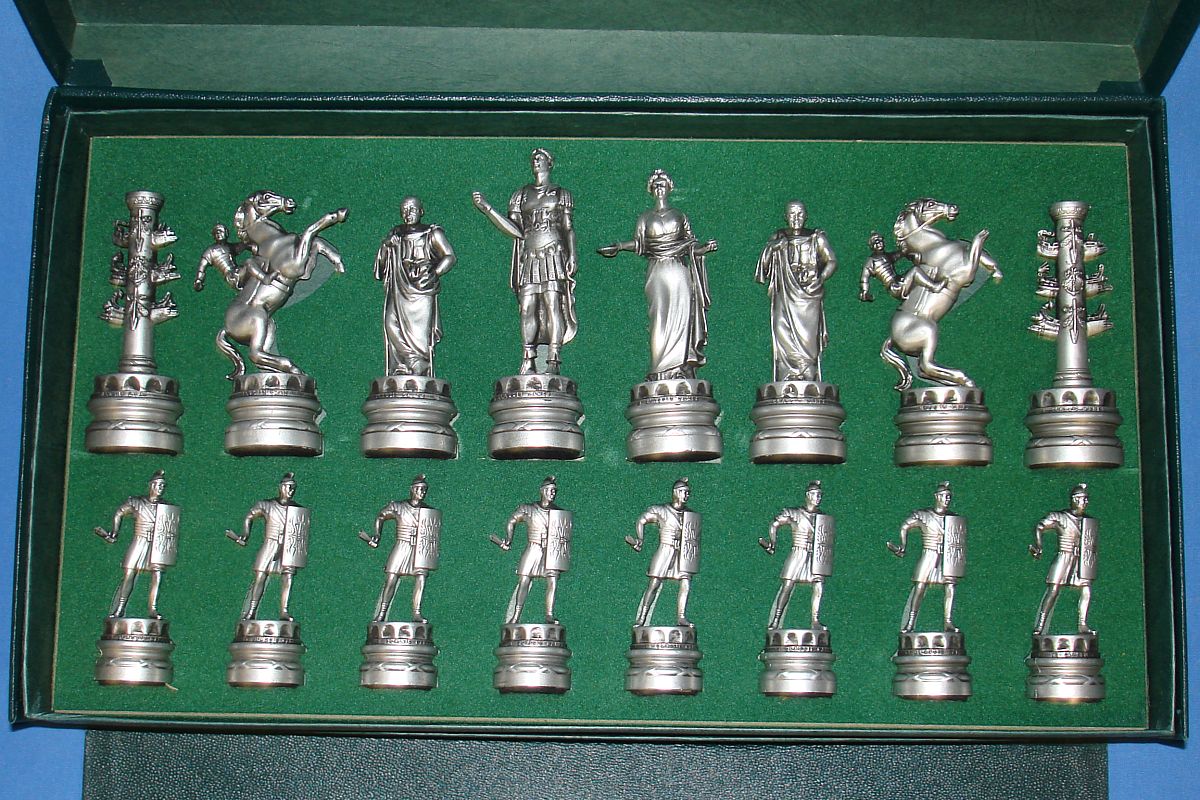 Classic Games Collectors Series 1963 Chess Set Edition #1 Pawns Silver