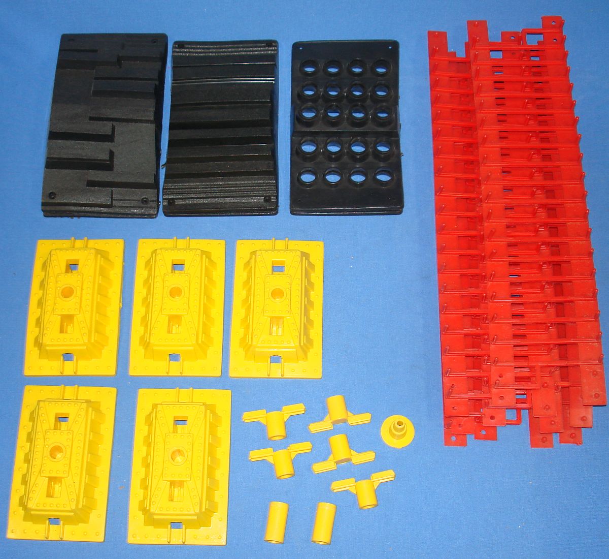 Remco Mighty Mike Truck Skyway Express Set #7042 Lot Track Bases Obstacles Remco Mighty Mike Truck Skyway Express Set #7042 Lot Track Bases Obstacles