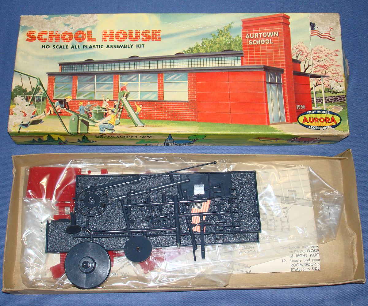 Vintage Aurora Plastics HO Gauge Model Railroad Train Track Layout School House Kit #654 Vintage Aurora Plastics HO Gauge Model Railroad Train Track Layout School House Kit #654