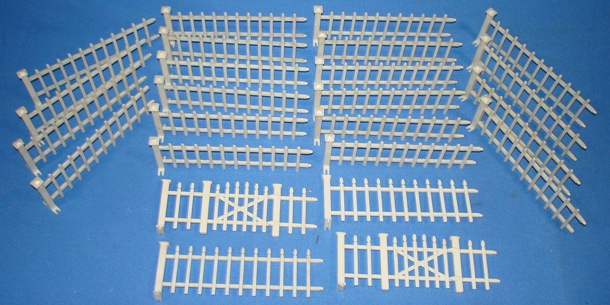 Plasticville U.S.A. Vintage O-Gauge White Gate #1-C Picket Fence & Gates Plasticville U.S.A. Vintage O-Gauge White Gate #1-C Picket Fence & Gates